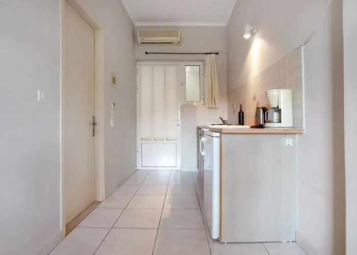 Dolphin Sea View 11 Апартаменты *